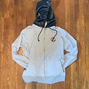 Like new Tackma men’s 3XL zip up with hood